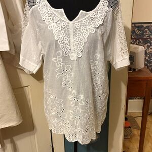 White Embroidered Lace V-Neck Women's Top